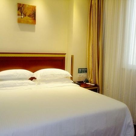 GreenTree Inn JiangSu WuXi YangJian XiHu Road Express Hotel Bagian luar foto