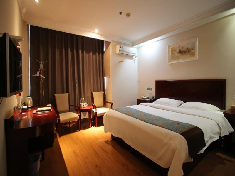 GreenTree Inn JiangSu WuXi YangJian XiHu Road Express Hotel Bagian luar foto