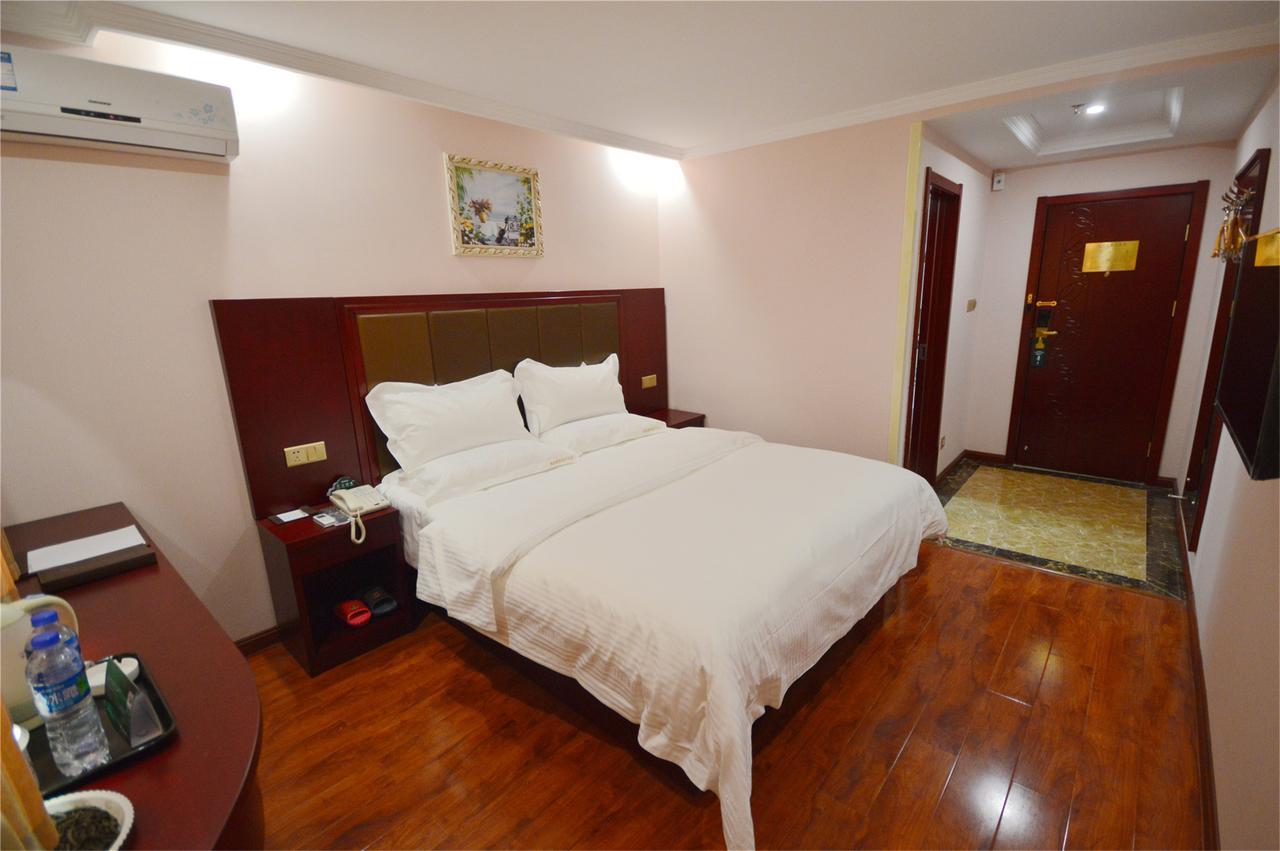 GreenTree Inn JiangSu WuXi YangJian XiHu Road Express Hotel Bagian luar foto