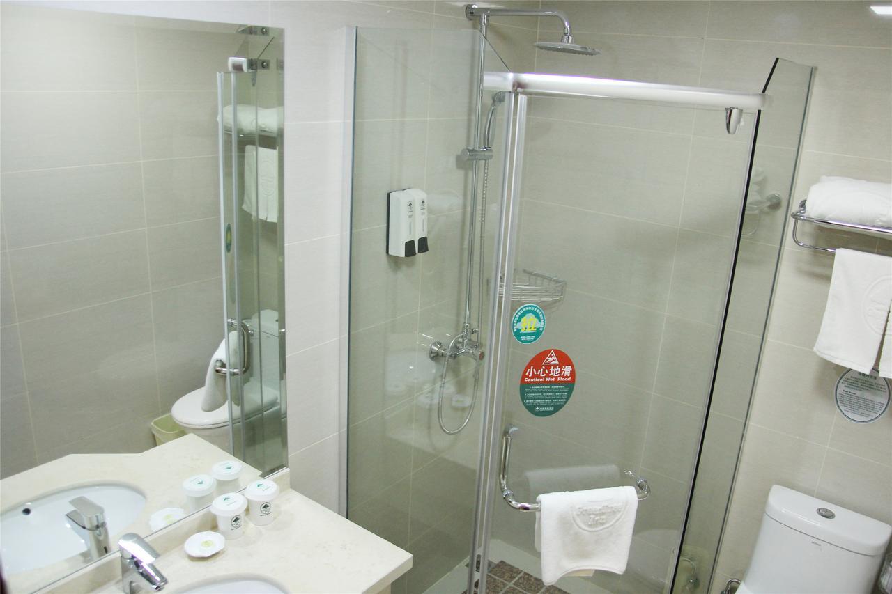 GreenTree Inn JiangSu WuXi YangJian XiHu Road Express Hotel Bagian luar foto