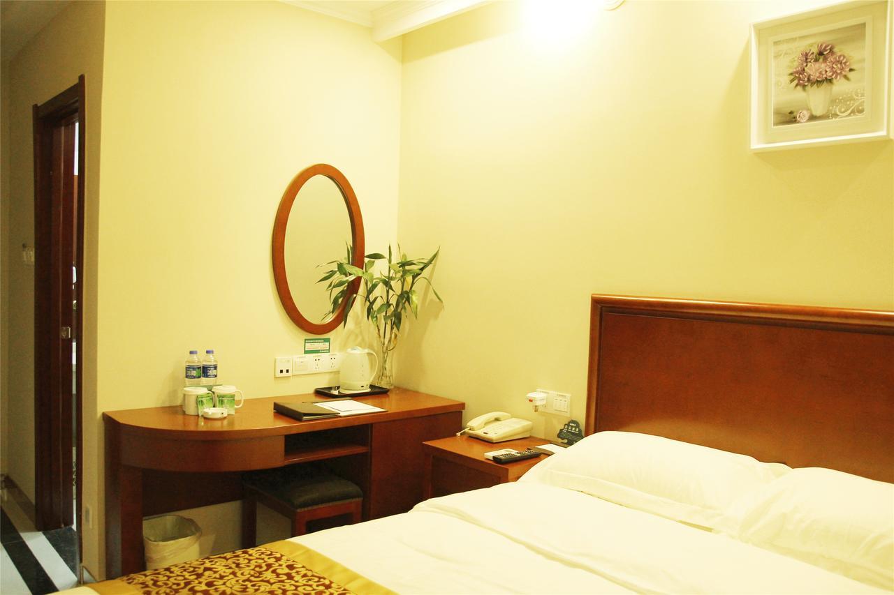GreenTree Inn JiangSu WuXi YangJian XiHu Road Express Hotel Bagian luar foto