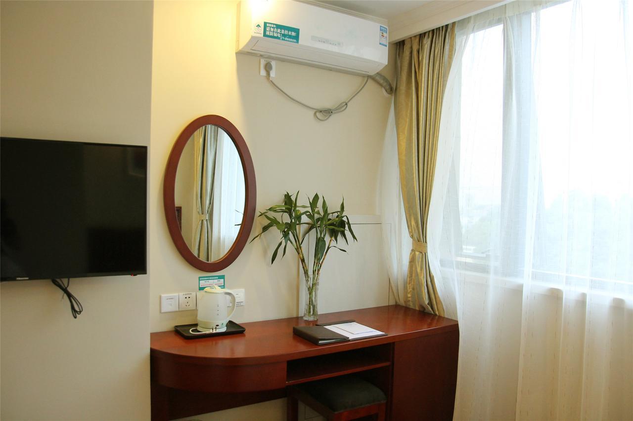 GreenTree Inn JiangSu WuXi YangJian XiHu Road Express Hotel Bagian luar foto