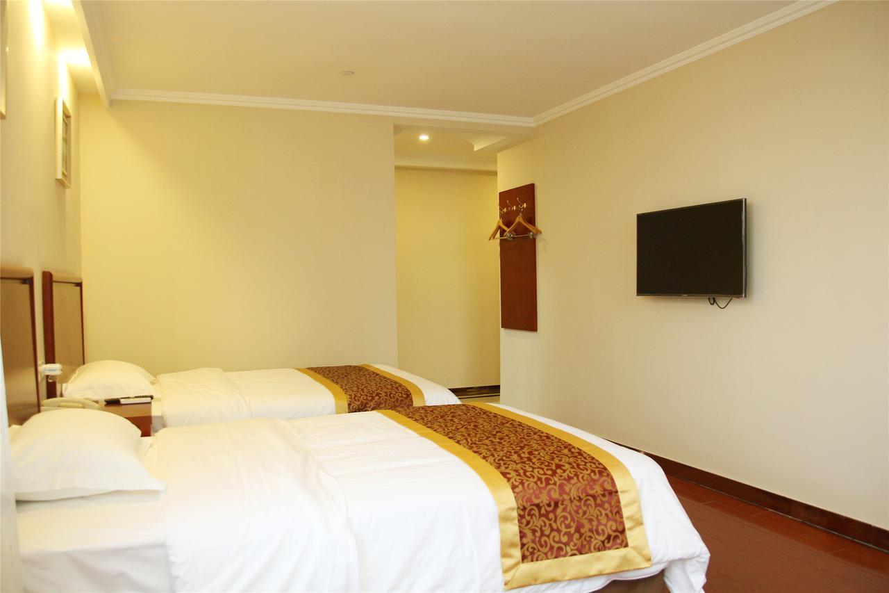 GreenTree Inn JiangSu WuXi YangJian XiHu Road Express Hotel Bagian luar foto